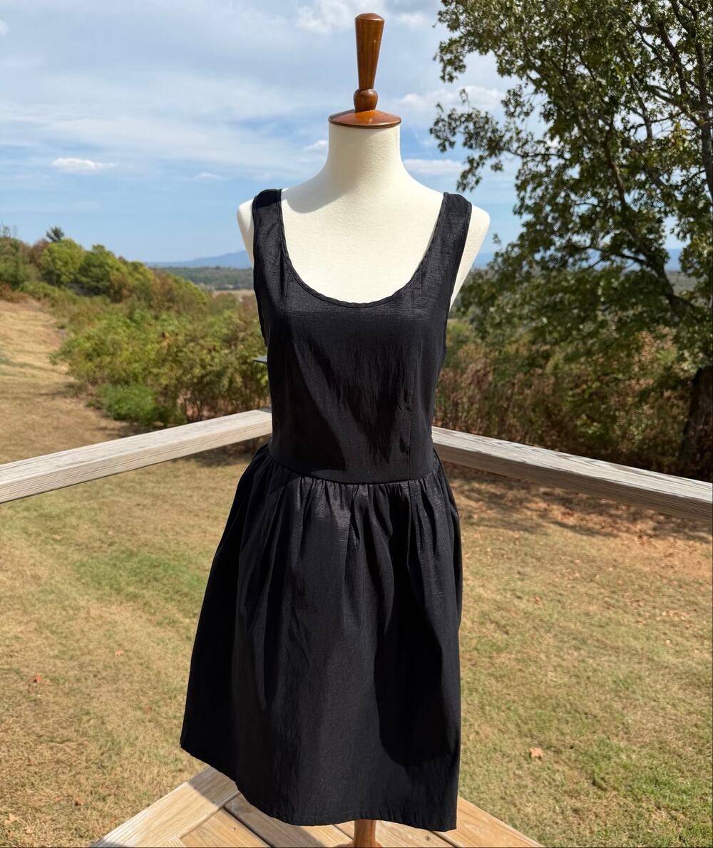 Forever 21 Black Scoop Neck A-Line Little Black Dress Junior’s Size Medium